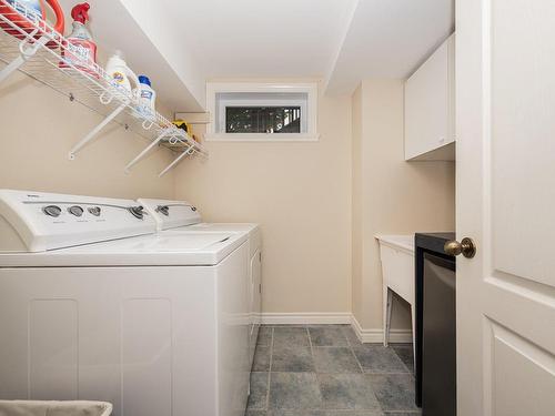 Laundry room - 49 Rue Gazaille, Dollard-Des-Ormeaux, QC - Indoor Photo Showing Laundry Room