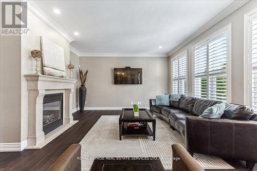 751 Merlot Court, Mississauga, ON - Indoor Photo Showing Living Room With Fireplace