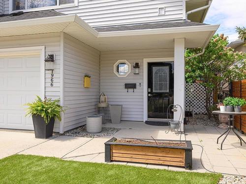 1966 Manning Crt, Kamloops, BC - Outdoor With Deck Patio Veranda With Exterior