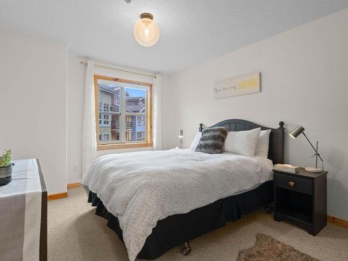 44-6005 Valley Drive, Sun Peaks, BC - Indoor Photo Showing Bedroom