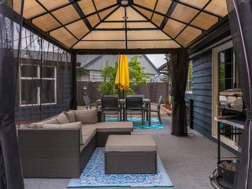 2599 Qu'Appelle Blvd, Kamloops, BC - Outdoor With Exterior