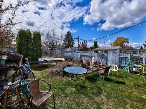 1057/1059 Lethbridge Ave, Kamloops, BC - Outdoor