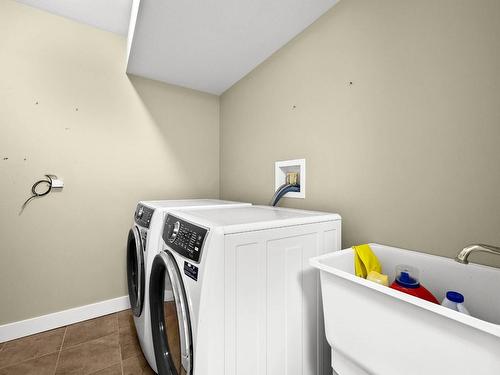 2085 Saddleback Drive, Kamloops, BC - Indoor Photo Showing Laundry Room