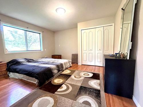 3998 Agate Bay Rd, Barriere, BC - Indoor Photo Showing Bedroom