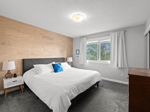 258 Monmouth Drive, Kamloops, BC - Indoor Photo Showing Bedroom