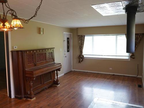 1706 Frontage Road, Clinton, BC - Indoor Photo Showing Other Room