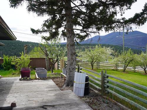 1706 Frontage Road, Clinton, BC - Outdoor