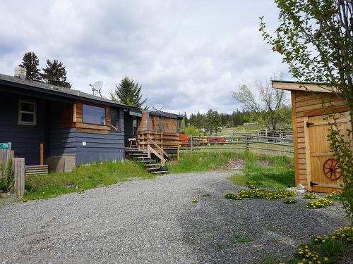 1706 Frontage Road, Clinton, BC - Outdoor