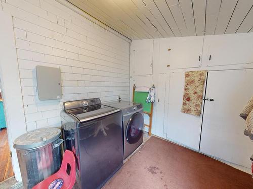 602 Brink Street, Ashcroft, BC - Indoor Photo Showing Laundry Room