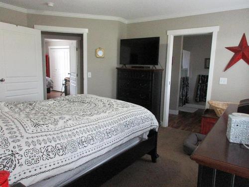 2544 Corkle Street, Merritt, BC - Indoor Photo Showing Bedroom