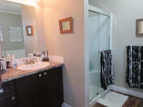 2544 Corkle Street, Merritt, BC - Indoor Photo Showing Bathroom