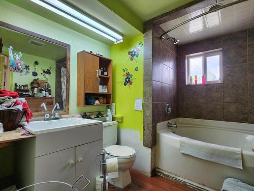 801 Brink Street, Ashcroft, BC - Indoor Photo Showing Bathroom