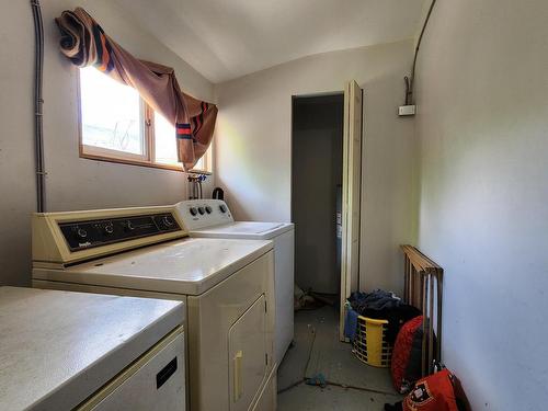 801 Brink Street, Ashcroft, BC - Indoor Photo Showing Laundry Room