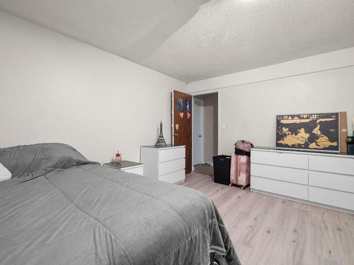 960 Augusta Court, Kelowna, BC - Indoor Photo Showing Bedroom