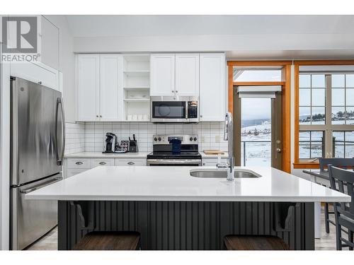 107 Village Centre Court Unit# 416, Vernon, BC - Indoor Photo Showing Kitchen With Upgraded Kitchen