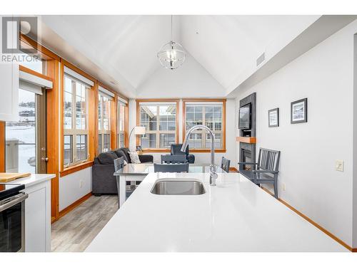 107 Village Centre Court Unit# 416, Vernon, BC - Indoor Photo Showing Kitchen