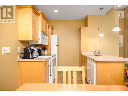 251 Predator Ridge Drive Unit# 47, Vernon, BC - Indoor Photo Showing Kitchen