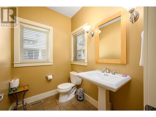 251 Predator Ridge Drive Unit# 47, Vernon, BC - Indoor Photo Showing Bathroom