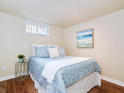 12 Clareville Cres, Toronto, ON - Indoor Photo Showing Bedroom