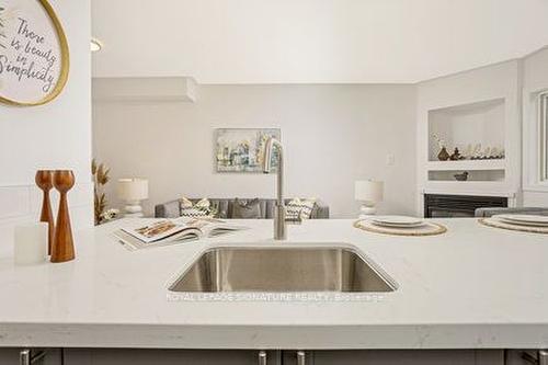 47 Stewart Maclaren Rd, Halton Hills, ON - Indoor Photo Showing Kitchen