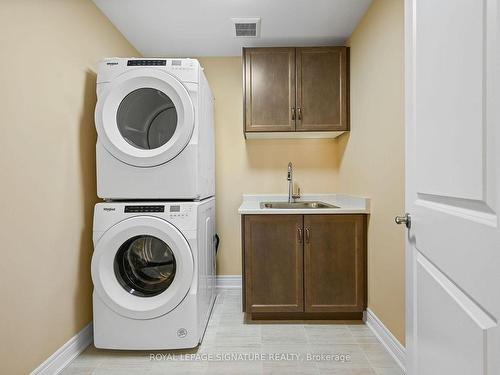 121 Blackbird Way, Hamilton, ON - Indoor Photo Showing Laundry Room