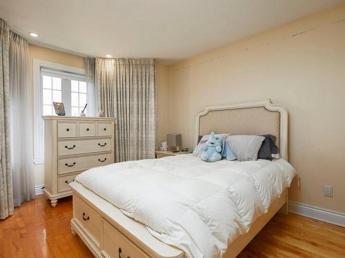 Chambre Ã Â coucher - 1069 Rue Des Crocus, Laval (Sainte-Dorothée), QC - Indoor Photo Showing Bedroom