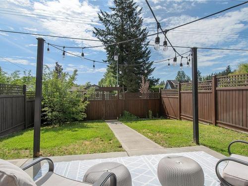 105-2077 20Th St, Courtenay, BC - Outdoor