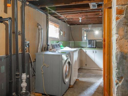 2805 9Th Ave, Port Alberni, BC - Indoor Photo Showing Laundry Room