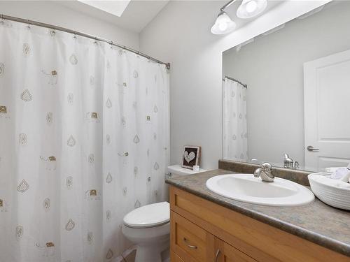 23 Trill Dr, Parksville, BC - Indoor Photo Showing Bathroom