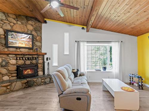 1290 Middlegate Rd, Errington, BC - Indoor Photo Showing Living Room With Fireplace
