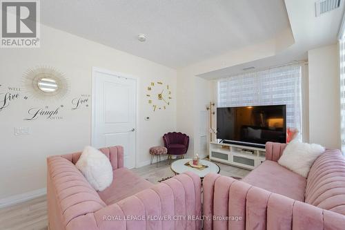 709 - 65 Watergarden Drive, Mississauga (Hurontario), ON - Indoor Photo Showing Living Room