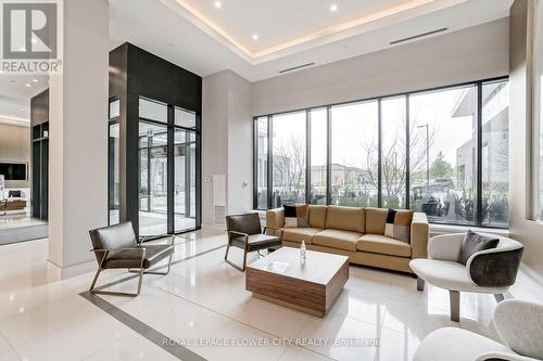 709 - 65 Watergarden Drive, Mississauga, ON - Indoor Photo Showing Living Room