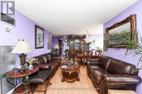 401 - 26 Hanover Road, Brampton, ON - Indoor Photo Showing Living Room