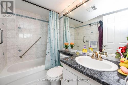 401 - 26 Hanover Road, Brampton, ON - Indoor Photo Showing Bathroom