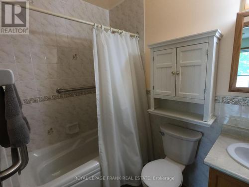 21 Napier Street, Brighton, ON - Indoor Photo Showing Bathroom