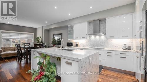 12 - 60 Dufferin Avenue, Brantford, ON - Indoor Photo Showing Kitchen With Upgraded Kitchen