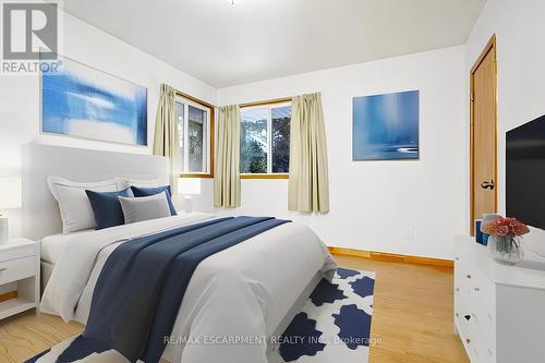 100 Fall Street N, Guelph/Eramosa, ON - Indoor Photo Showing Bedroom