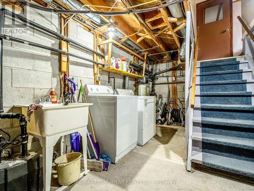100 Fall Street N, Guelph/Eramosa, ON - Indoor Photo Showing Laundry Room