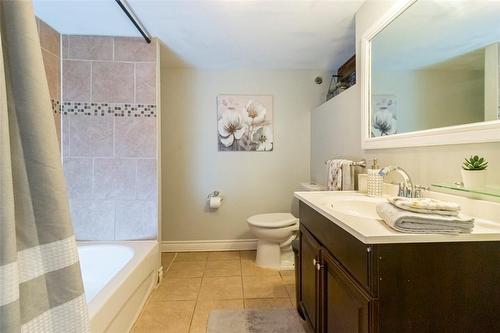 189 Stinson Street, Hamilton, ON - Indoor Photo Showing Bathroom