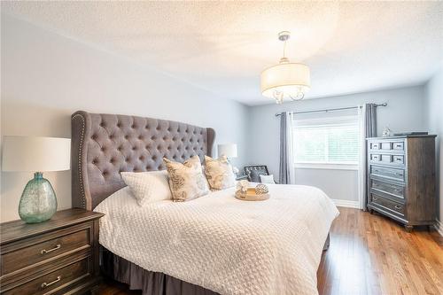 2167 Coldwater Street, Burlington, ON - Indoor Photo Showing Bedroom