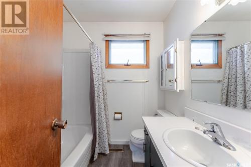 64 Willoughby Crescent, Regina, SK - Indoor Photo Showing Bathroom