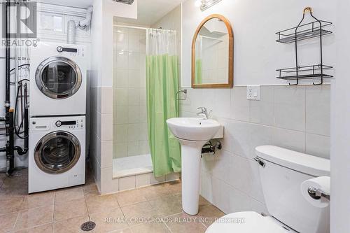 1074 Lawrence Avenue E, Toronto, ON - Indoor Photo Showing Laundry Room
