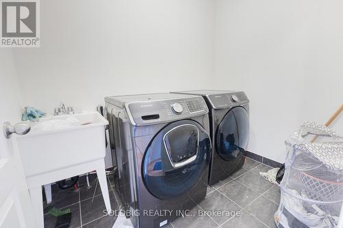 2425 Dress Circle Crescent, Oshawa, ON - Indoor Photo Showing Laundry Room