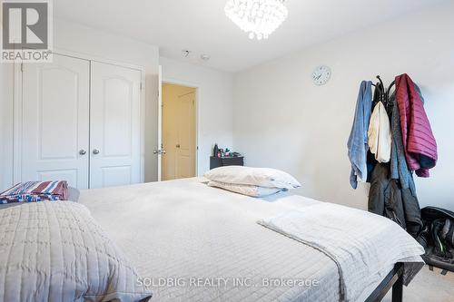 2425 Dress Circle Crescent, Oshawa (Windfields), ON - Indoor Photo Showing Bedroom