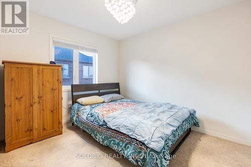 2425 Dress Circle Crescent, Oshawa, ON - Indoor Photo Showing Bedroom