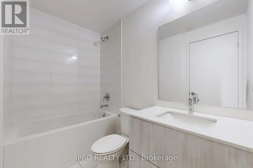 731 - 2 David Eyer Road N, Richmond Hill, ON - Indoor Photo Showing Bathroom