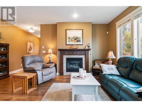 1581 20Th Street Ne Unit# 37, Salmon Arm, BC - Indoor Photo Showing Living Room With Fireplace