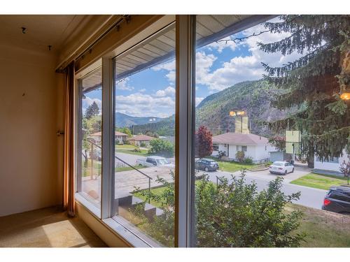 3171 Iris Crescent, Trail, BC -  With View