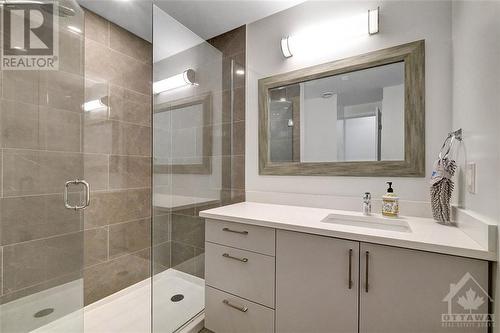 509 Gladstone Avenue Unit#4, Ottawa, ON - Indoor Photo Showing Bathroom