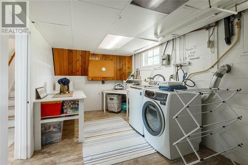 1080 Bel Aire Drive, Sarnia, ON - Indoor Photo Showing Laundry Room